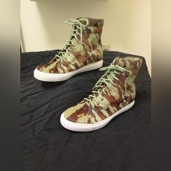 Jeffrey Campbell Flavia Camo Print Leather High Tops, Blogger Favorite! Sold Out - Picture 2 of 15